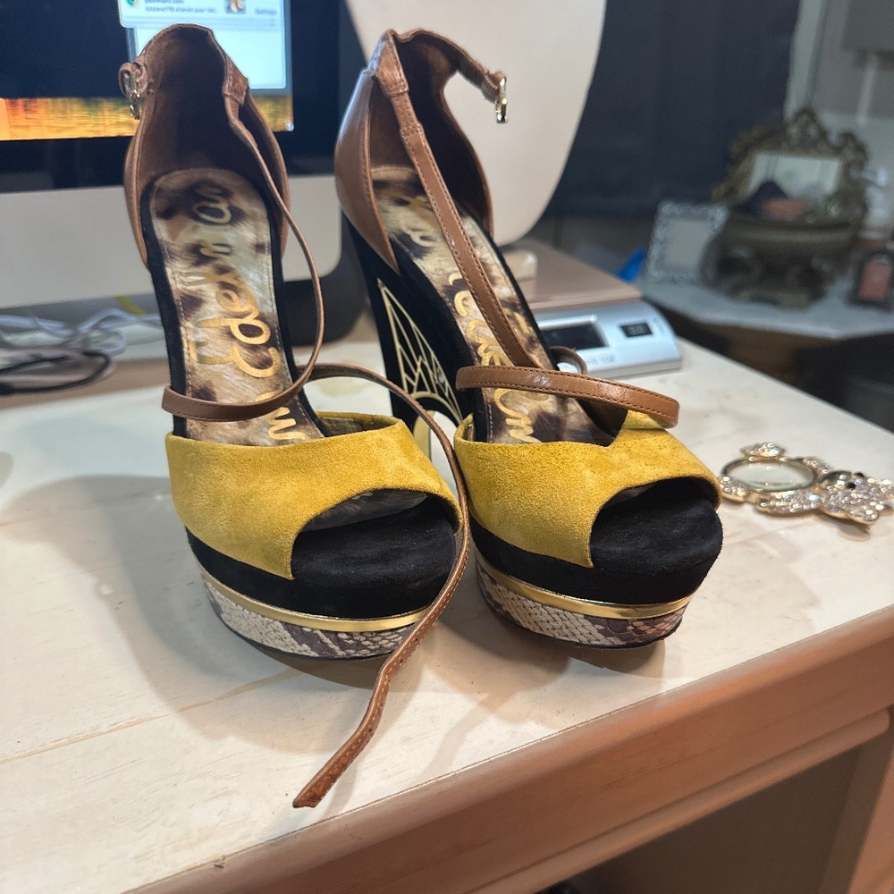 sam edelman size 6.5 wedge heel very comfortable